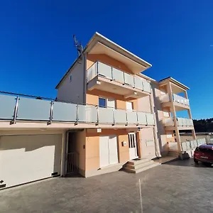 Valjan Apartment Trogir