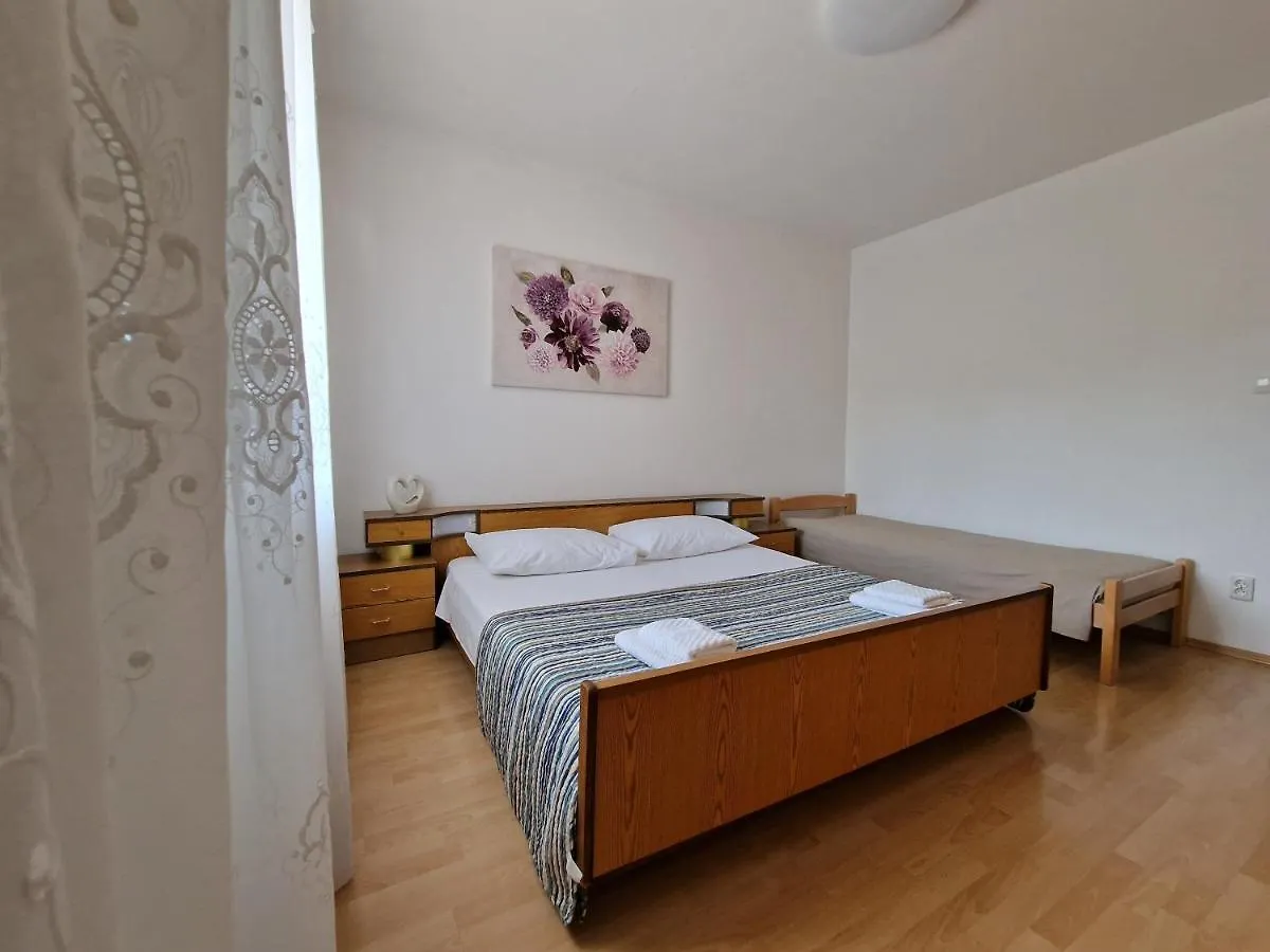 Apartment Sostaric Vrh  0*, Vrh (Krk)